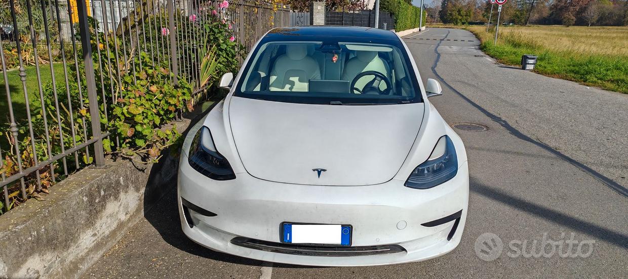 TESLA Model 3
