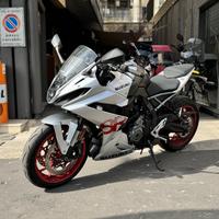 Suzuki GSX-8R