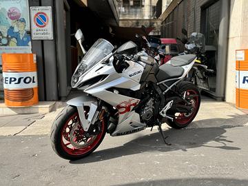 Suzuki GSX-8R