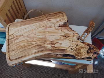 tagliere artigianale in legno d'ulivo 