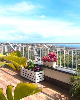 Panoramico attico vista mare/etna acireale