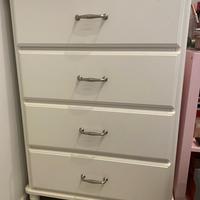 Struttura letto Ikea e cassettiera