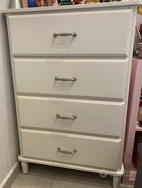 Struttura letto Ikea e cassettiera