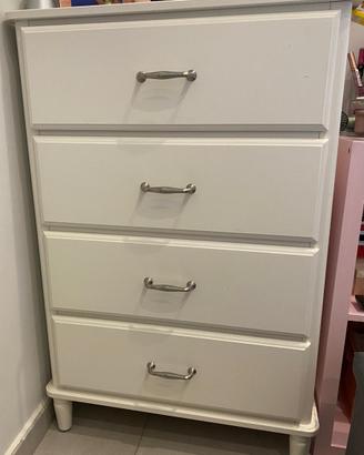 Struttura letto Ikea e cassettiera