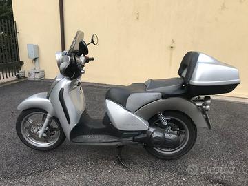 Aprilia Scarabeo 200