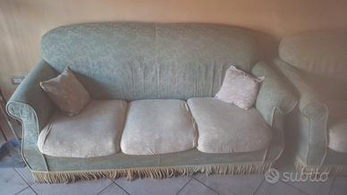  divani in buono stato