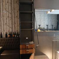 portabottiglie con cassetti