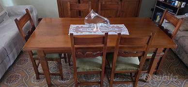 TAVOLO IN LEGNO NOCE MASSELLO E SEI POLTRONCINE