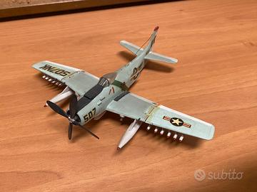 Modellino Aereo A-1 Skyraider US Navy 16x21 cm