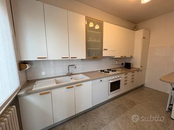 Cucina Binova completa di elettrodomestici