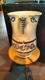 Antica brocca per vino