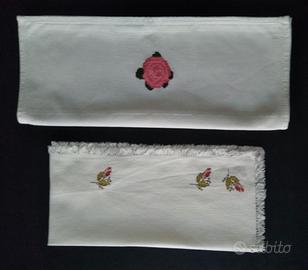 Tovagliette ricamate a mano con rose set 2 pezzi