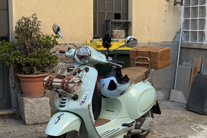 Vespa Primavera Pic Nic 125