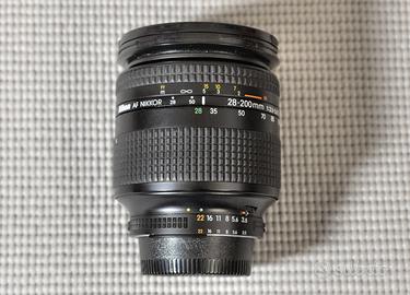Nikon AF 28-200mm f/3.5-5.6 D