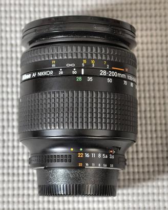 Nikon AF 28-200mm f/3.5-5.6 D