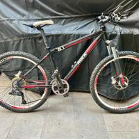 Bicicletta mountainbike Rockrider 8.1