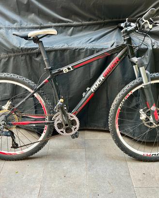 Bicicletta mountainbike Rockrider 8.1