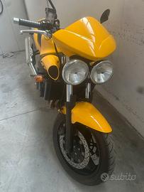 Triumph speed four 600