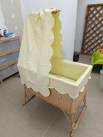 Culla in vimini a baldacchino 