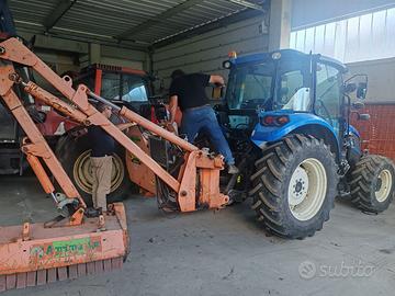 TRATTORE NEW HOLLAND T4