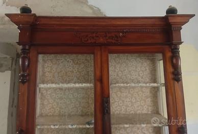 Antica credenza in stile Luigi Filippo