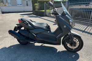 X-max 400 momo disign