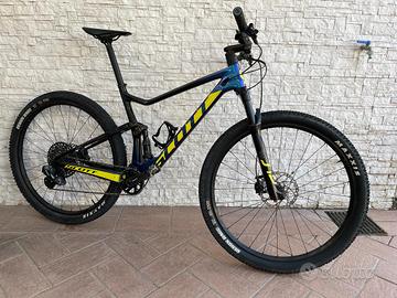 MOUNTAIN BIKE SCOTT SPARK RC900