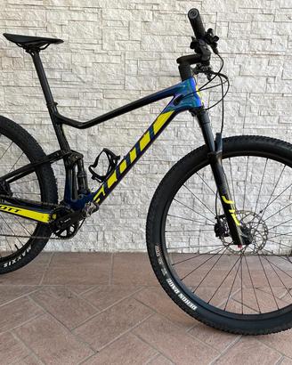 MOUNTAIN BIKE SCOTT SPARK RC900
