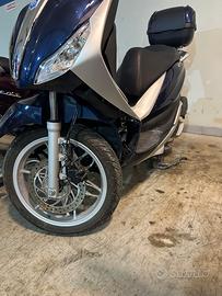 Piaggio Medley 125 per pezzi di ricambio