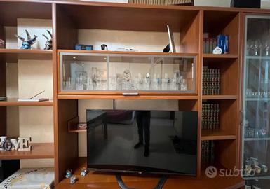 prestigioso mobile artigianali in legno di noce,