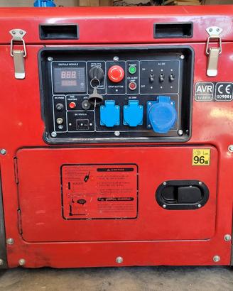 Generatore AVR 8 KW diesel silenziato 