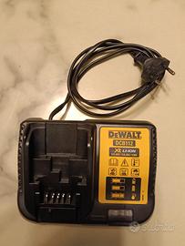 caricabatterie dewalt DCB122