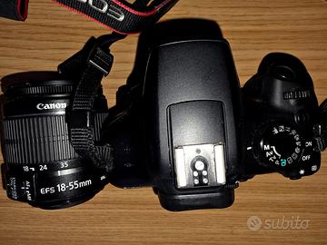 Canon Eos 1300D con zoom 18-55mm