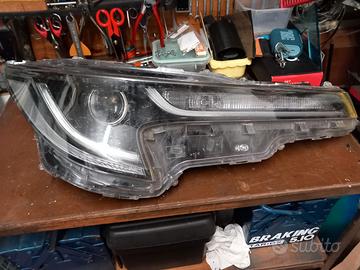 faro anteriore  toyota corolla