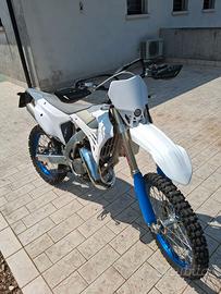 TM 125 Fi EN 2024
