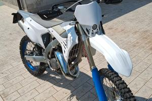 TM 125 Fi EN 2024