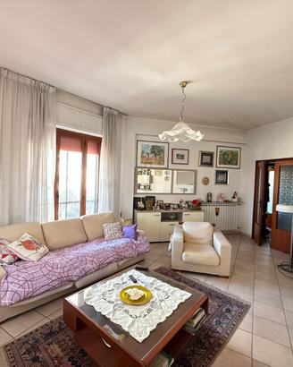 Appartamento ampia metratura zona villa comunale