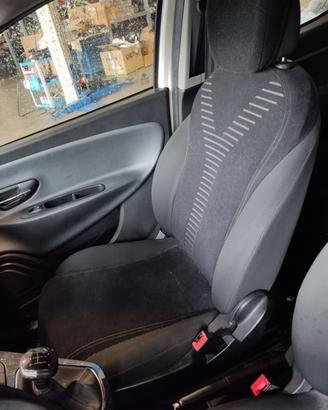 Sedile anteriore dx LANCIA YPSILON del 2011