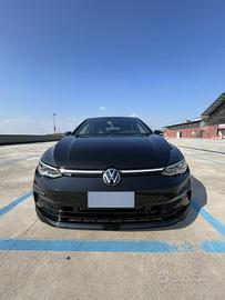 Volkswagen Golf 1.5 eTSI 130 CV DSG R-Line 2024