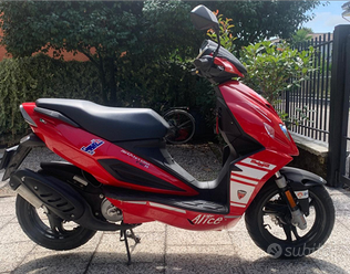 Malaguti Phantom F12r 50cc Scooter Malaguti Phantom F12 Nuovo