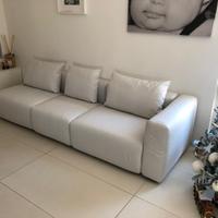 Divano lineare “Divani&Divani”