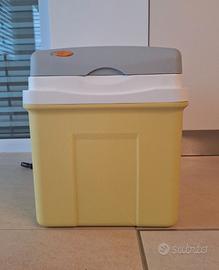 Frigorifero portatile per auto