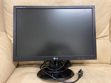LG Flatron L222WS 22" + tastiera Trust + mouse