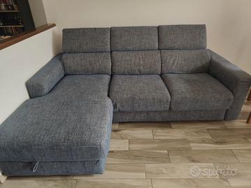 Divano con penisola con box contenitore