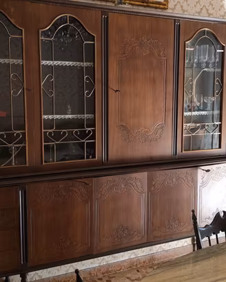 Credenza con vetrina vintage in legno – anni 70