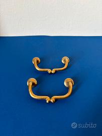 2 maniglie in ottone per mobili vintage
