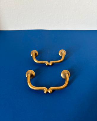 2 maniglie in ottone per mobili vintage