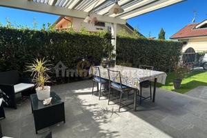Villa di 165 m² con più di 5 locali a Massarosa