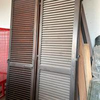 Serramenti e persiane in castagno