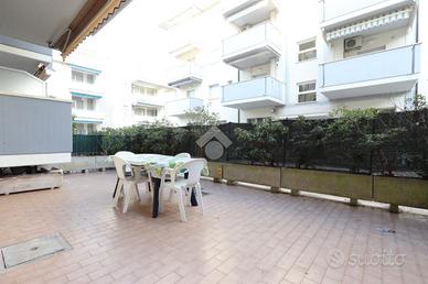 2 LOCALI A MARTINSICURO